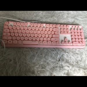 IRIVER pluggable carriable keyboard